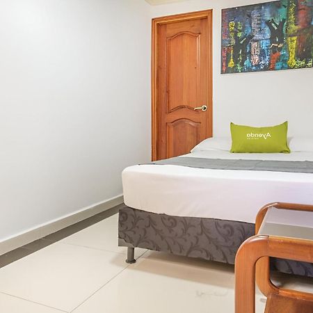 Hotel Boutique Laureles Home - Ayenda 1258 (Adults Only) Medellin Bagian luar foto