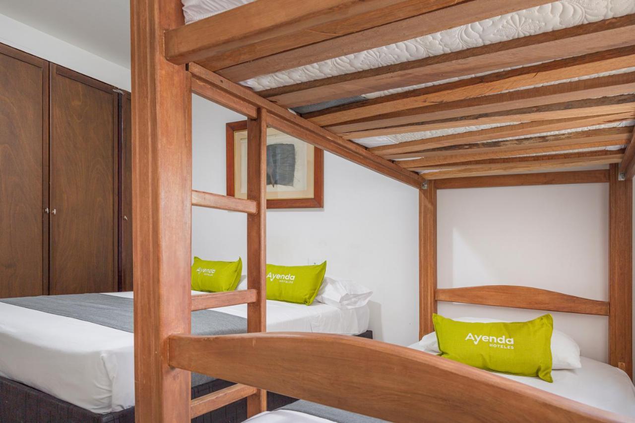 Hotel Boutique Laureles Home - Ayenda 1258 (Adults Only) Medellin Bagian luar foto