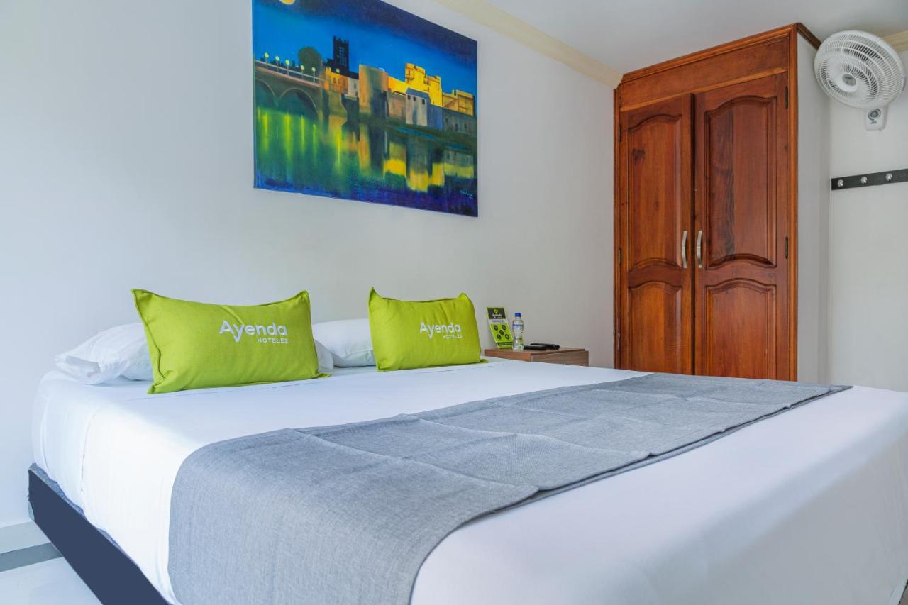Hotel Boutique Laureles Home - Ayenda 1258 (Adults Only) Medellin Bagian luar foto