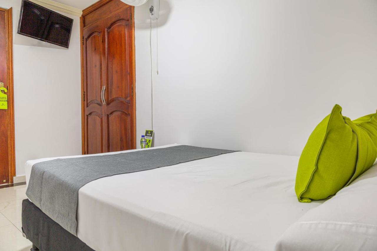 Hotel Boutique Laureles Home - Ayenda 1258 (Adults Only) Medellin Bagian luar foto