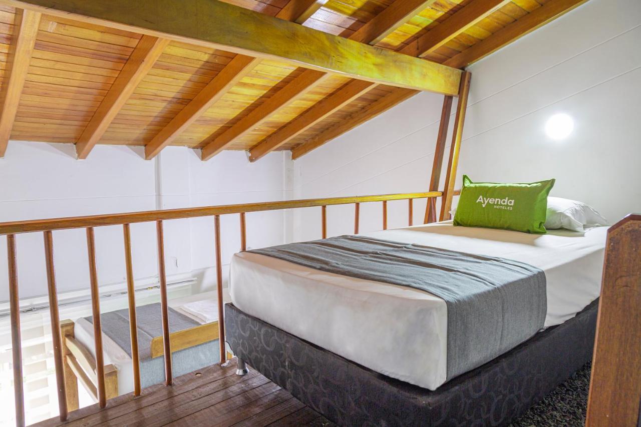 Hotel Boutique Laureles Home - Ayenda 1258 (Adults Only) Medellin Bagian luar foto