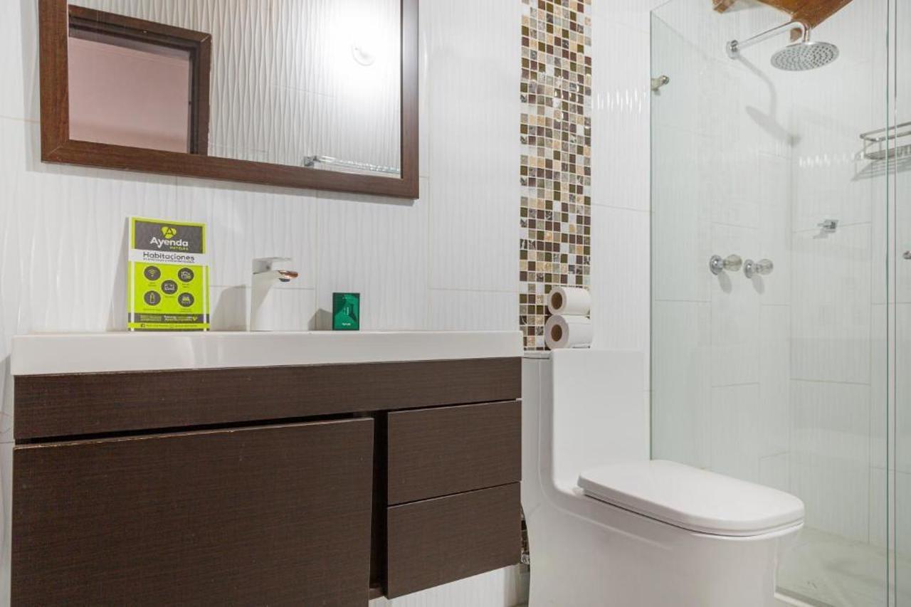 Hotel Boutique Laureles Home - Ayenda 1258 (Adults Only) Medellin Bagian luar foto